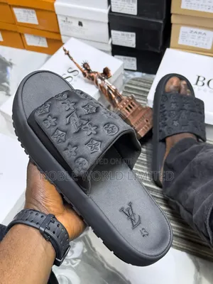 Louis Vuitton Unisex Slides Frank 7v