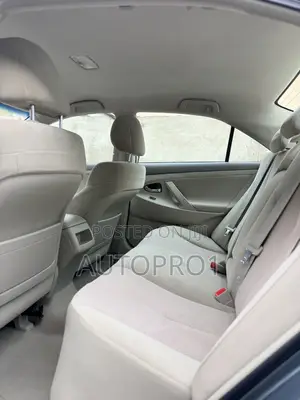 Toyota Camry LE 4dr Sedan (2.5L 4cyl 6AM) 2010