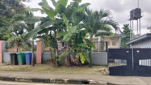 4bdrm Duplex in Old Gra Port for sale