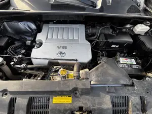 Toyota Highlander SE 3.5L 4WD 2013 Gray