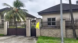 6bdrm Duplex in Old Gra ,  Port for sale