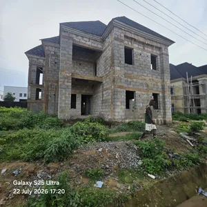 4bdrm Duplex in Technocrats, Lugbe District for sale
