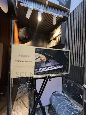 PSR E483 Keyboard