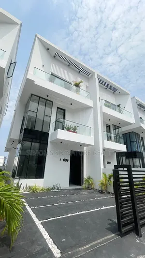 4bdrm Duplex in Chevron for sale