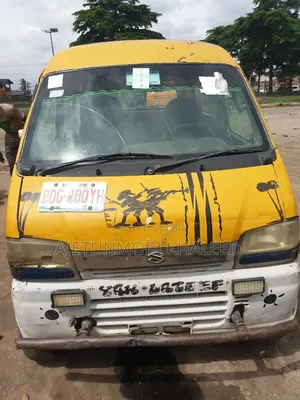 Suzuki APV Minibus 2010 Yellow