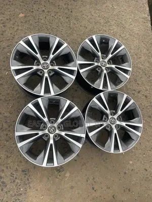 18-Inch Factory OEM Original Wheels  for Toyota Highlander 2017
