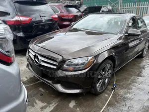 Mercedes-Benz C300 Luxury 4matic Sedan AWD (2.0L 4cyl 7A) 2017 Brown