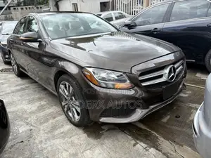 Mercedes-Benz C300 Luxury 4matic Sedan AWD (2.0L 4cyl 7A) 2017 Brown