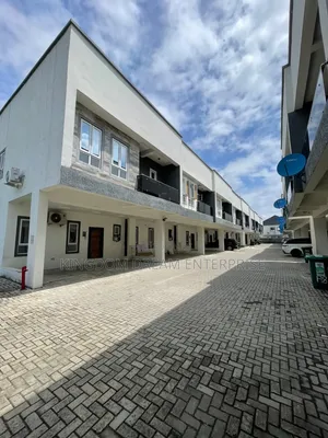 3bdrm Duplex in Harris Drive Vgc for sale