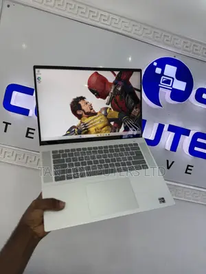 Laptop Dell Inspiron 16 5625 16GB AMD Ryzen 5 SSD 512GB