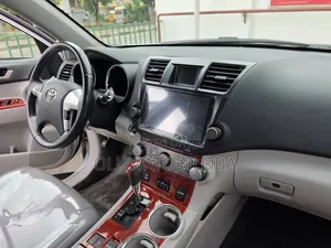 Toyota Highlander 2012 Silver