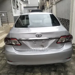 Toyota Corolla 2012 Silver