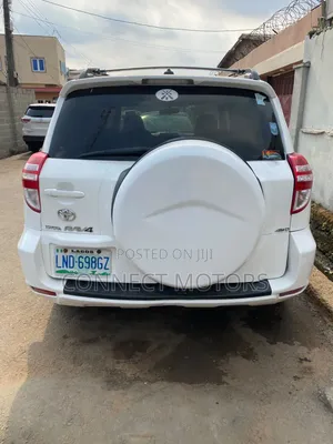 Toyota RAV4 2010 White