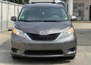 Toyota Sienna LE AWD 7-Passenger 2013 Gray
