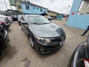 Toyota Camry SE Sport 4dr Sedan (2.5L 4cyl 6A) 2014 Gray