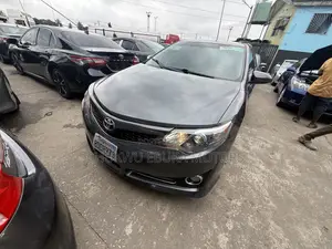 Toyota Camry SE Sport 4dr Sedan (2.5L 4cyl 6A) 2014 Gray