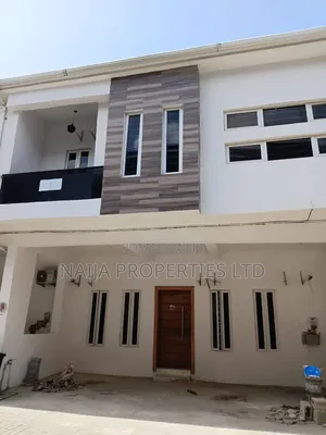 4bdrm Townhouse / Terrace in Ikota for rent