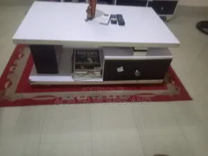 Luxury Center Table With Rug