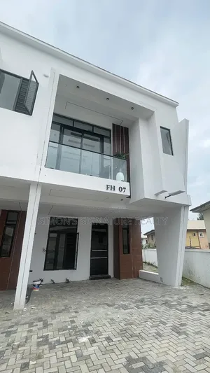 3bdrm Duplex in Ikota for sale