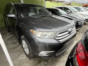 Toyota Highlander 3.5L 4WD 2013 Gray