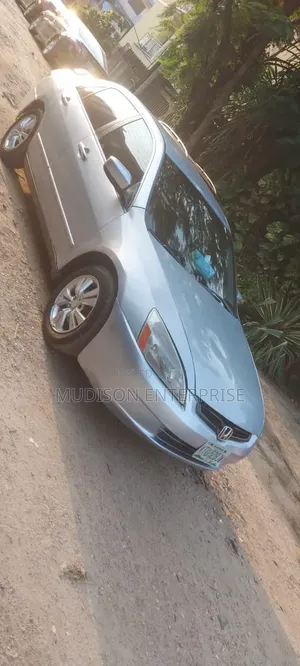 Honda Accord 2005 Silver