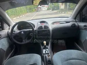 Peugeot 206 2004 Green