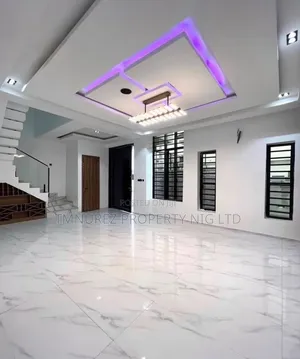 5bdrm Duplex in Chevron for rent