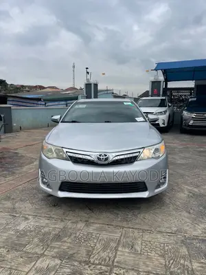 Toyota Camry 2014 Silver