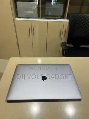 Laptop Apple MacBook Pro 2019 64GB Intel Core i9 SSD 1T