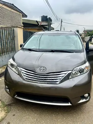 Toyota Sienna Limited 7 Passenger 2011 Gray
