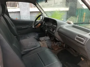 Toyota HiAce 2001 White
