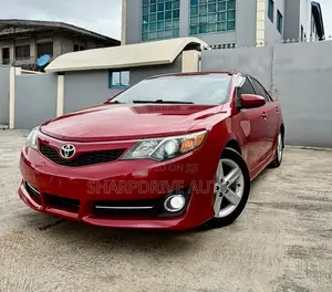 Toyota Camry SE 4dr Sedan (2.5L 4cyl 6A) 2014 Red