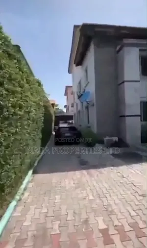 4bdrm Duplex in Off Admiralty Way, Lekki Phase 1 for sale