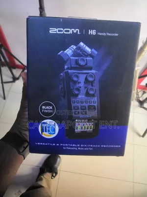Zoom H6 Voice Recorder.
