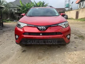 Toyota RAV4 2017 Red