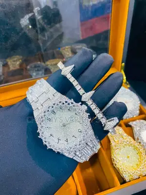 Pin Time Ice Thorned Quartz Watch