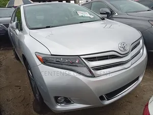 Toyota Venza 2012 Silver