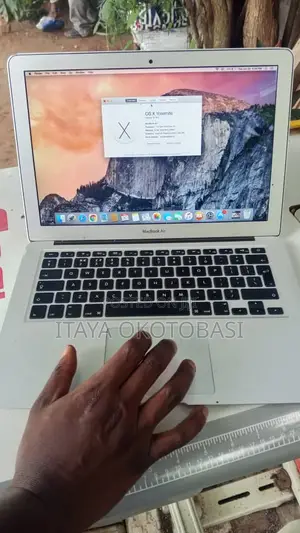 Laptop Apple MacBook Air 32GB SSHD (Hybrid) 128GB