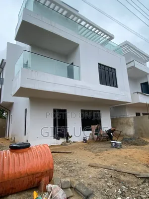 4bdrm Duplex in Woji for sale
