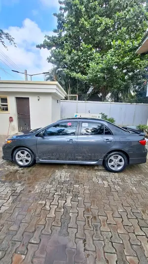 Toyota Corolla S 4dr Sedan (1.8L 4cyl 4A) 2012 Gray