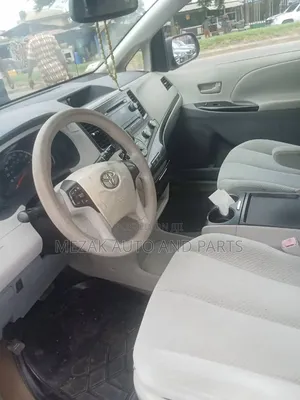 Toyota Sienna 2011 Gray