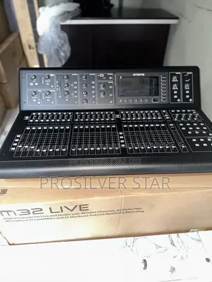 Midas M32 LIVE Digital Mixing Console