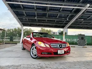 Mercedes-Benz E350 Base 2dr Cabriolet (3.5L 6cyl 7A) 2011 Red