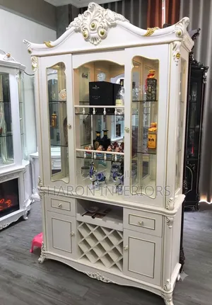 Luxury Royal Display Cabinet / Bar Cabinet