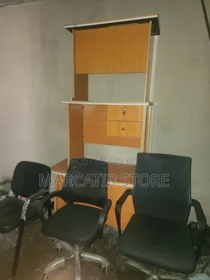 Office Furniture Chairs and Table Executive.