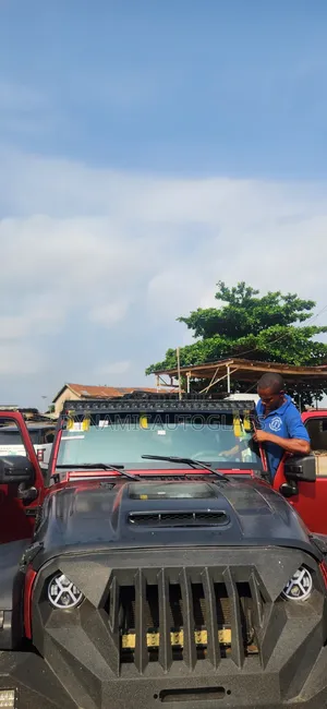 Wrangler 2010 Windscreen