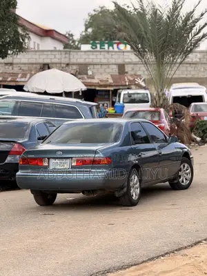 Toyota Camry LE 4dr Sedan (2.2L 4cyl 4A) 2000 Blue