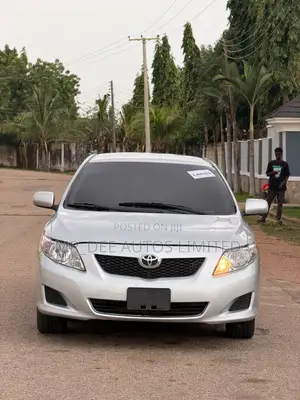 Toyota Corolla 2010 Silver