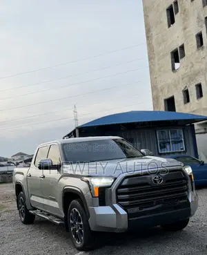 Toyota Tundra Limited CrewMax 6.5' Bed 2024 Silver