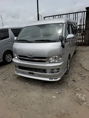 Toyota HiAce 2013 Silver